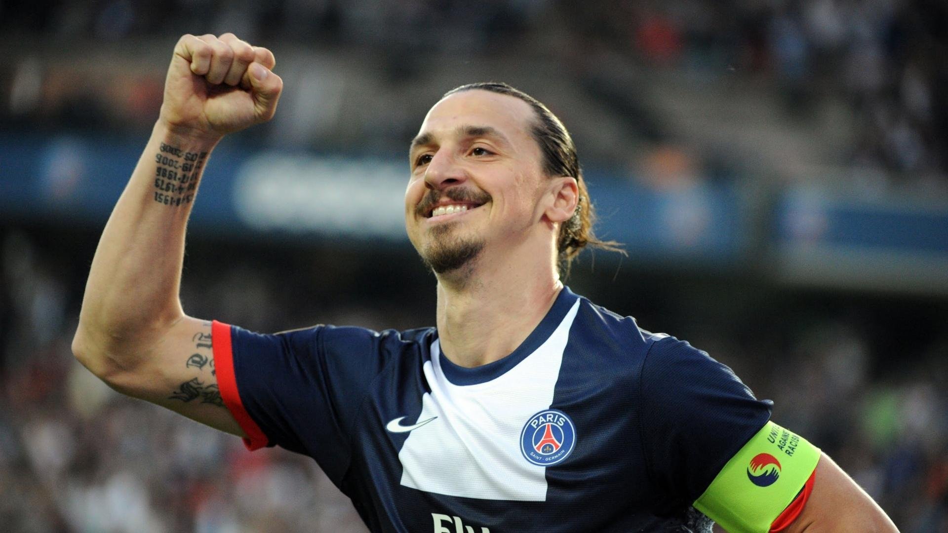 “英超新星崭露头角，引领球队冲击高位”，英超足球新秀